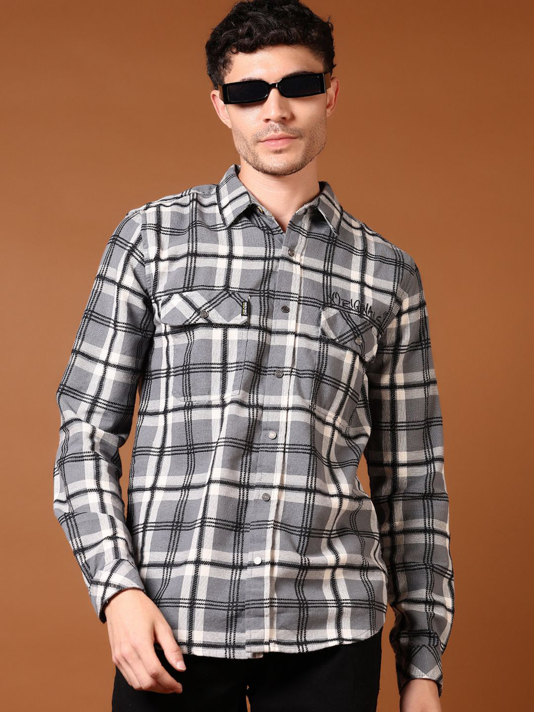 

V-Mart Men Spread Collar Tartan Checked Cotton Casual Shirt, Grey