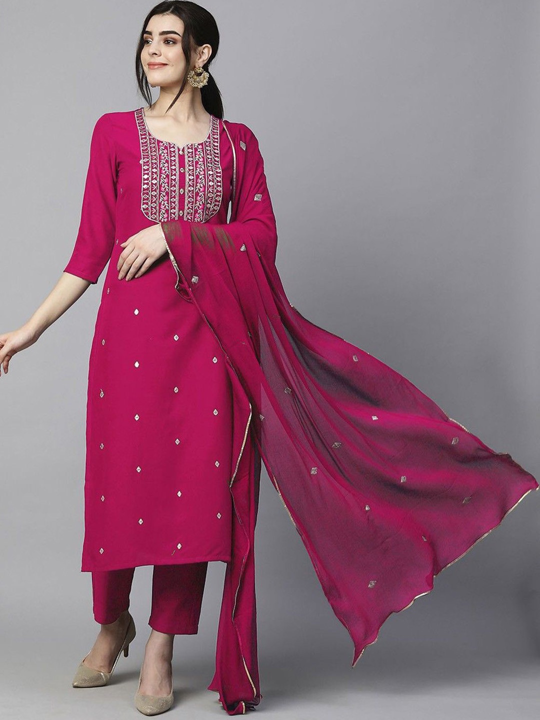 

zinariya Fab Floral Embroidered Sweetheart Neck Sequinned Kurta With Trouser & Dupatta, Pink