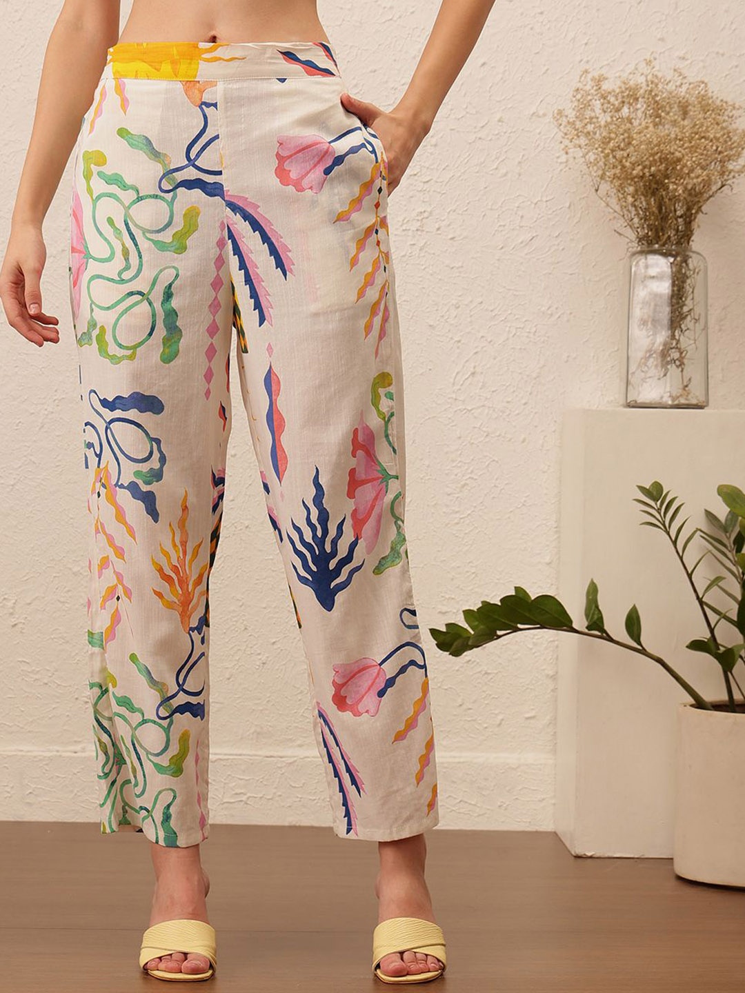 

CORSICA Women Printed Trousers, White