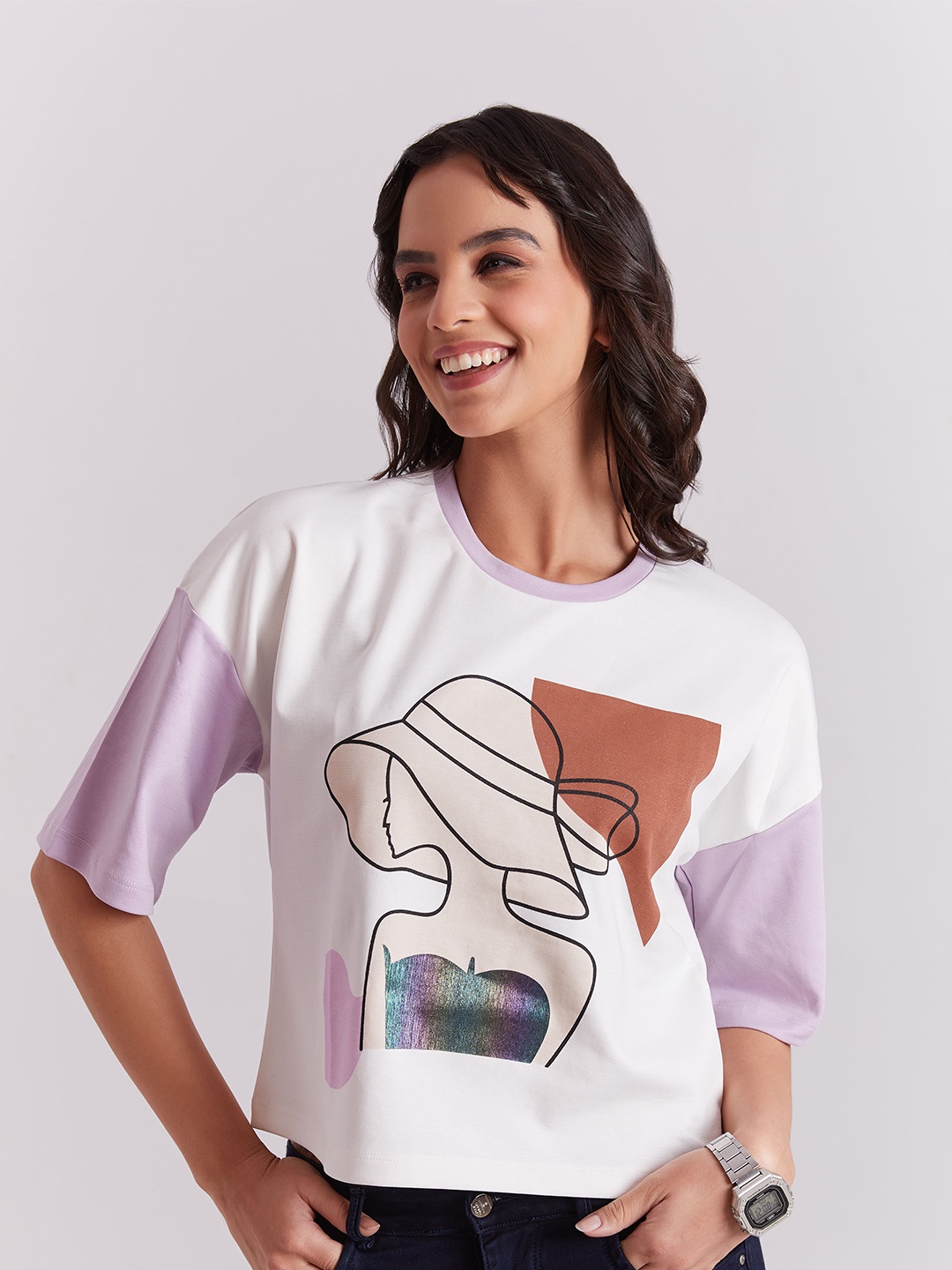 

BerryBird Women Printed Regular Fit Drop Shoulder Round Neck T-Shirts, White