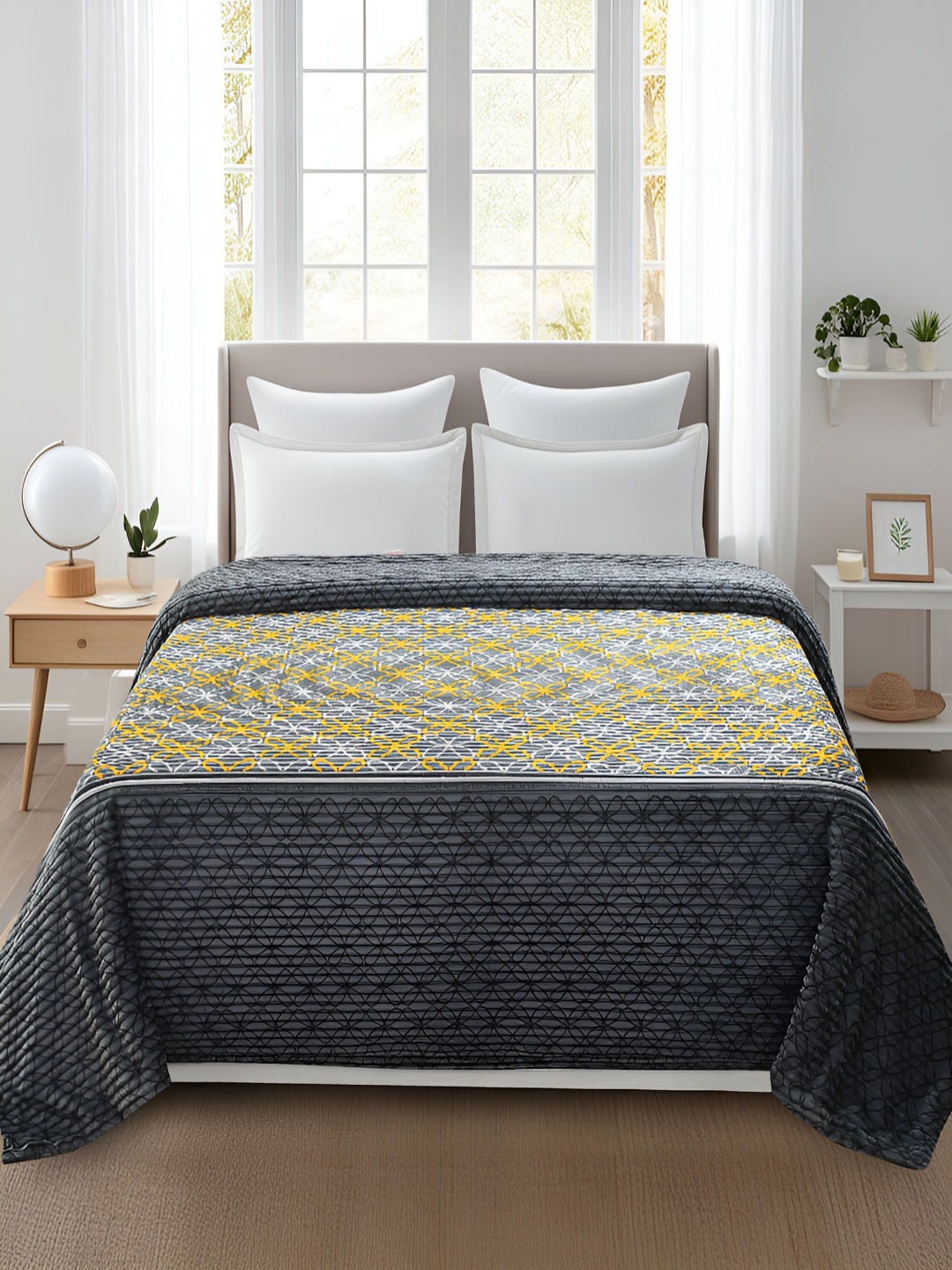 

MORADO Grey & Yellow Printed 190 GSM Queen SizeDuvetCover