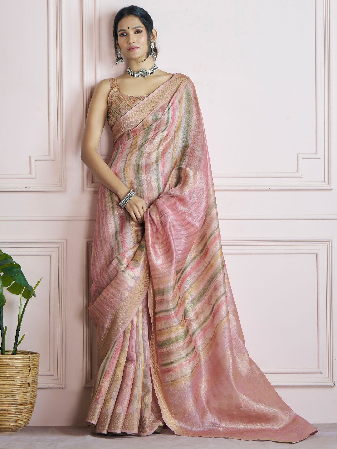 

Mitera Woven Design Zari Khadi Saree, Pink
