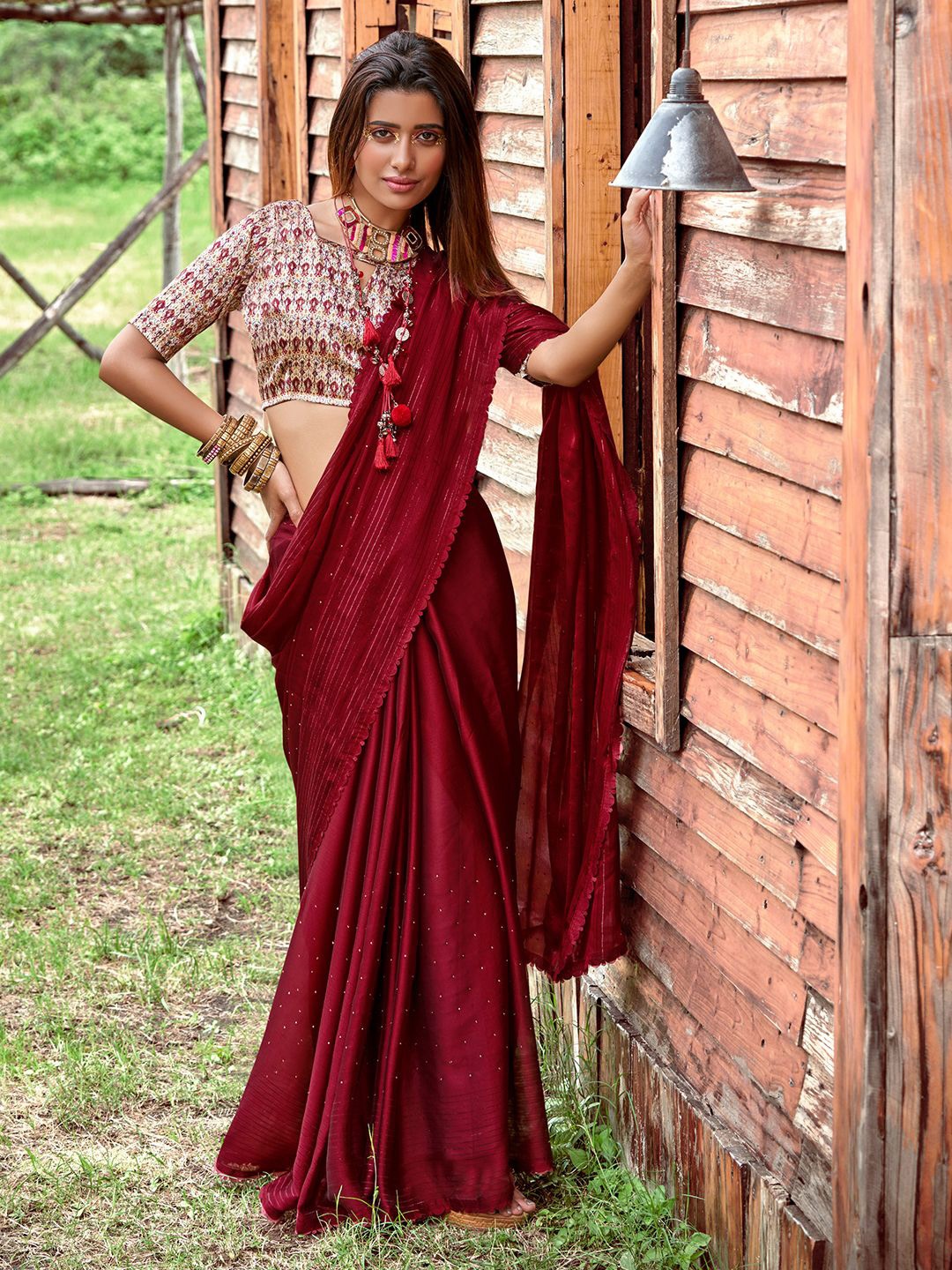 

Panzora Embellished Beads and Stones Saree, Maroon