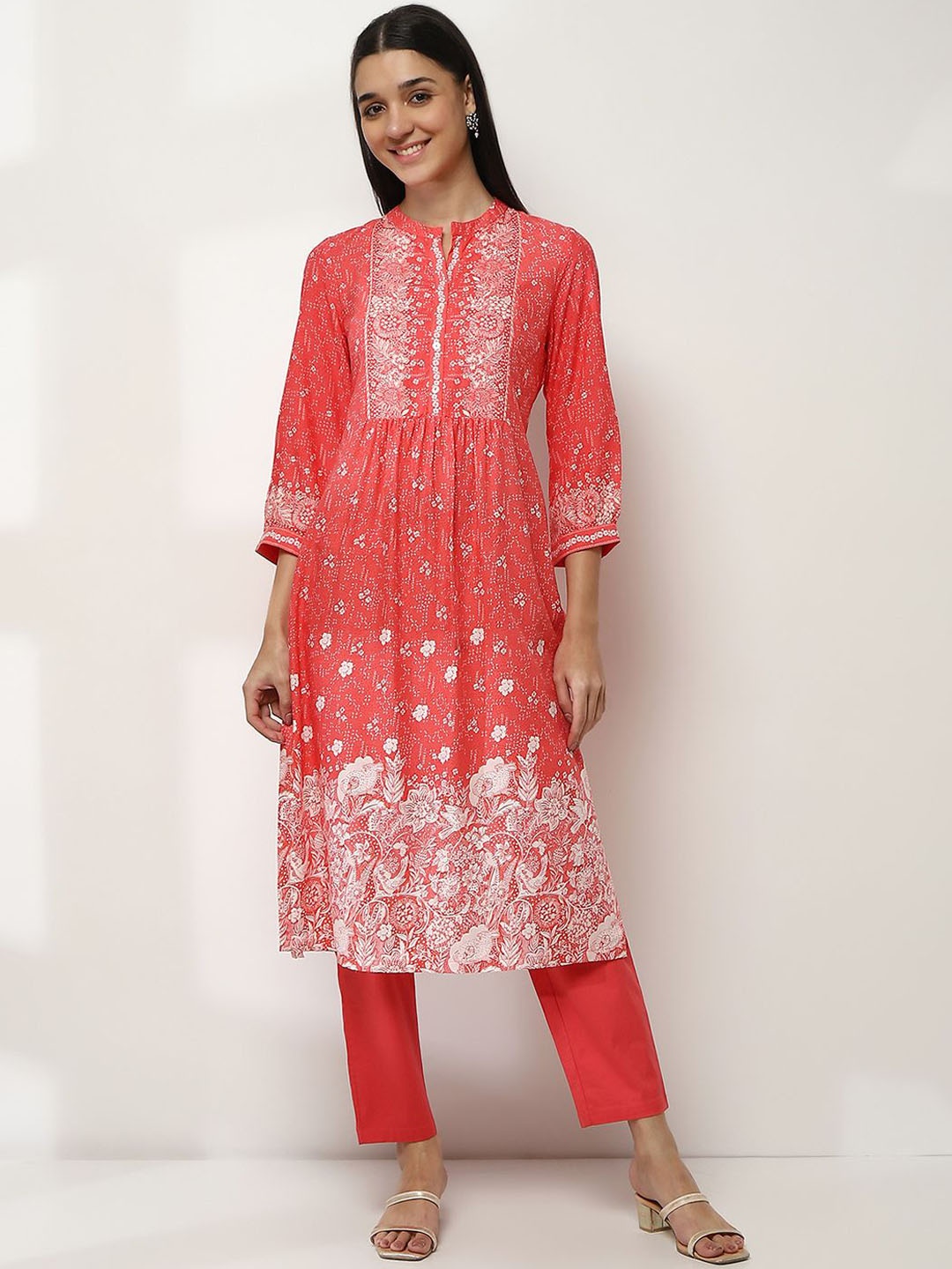 

Rangriti Floral Printed Mandarin Collar Pleated Straight Kurta, Orange