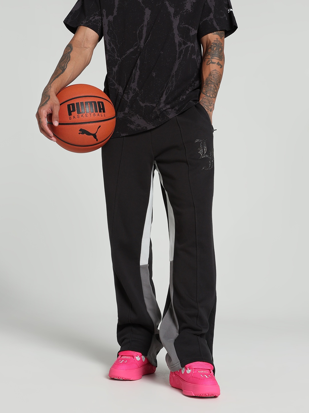 

PUMA HOOPS Men Colourblocked Cotton Relaxed Fit Mid Rise TrackPants, Black