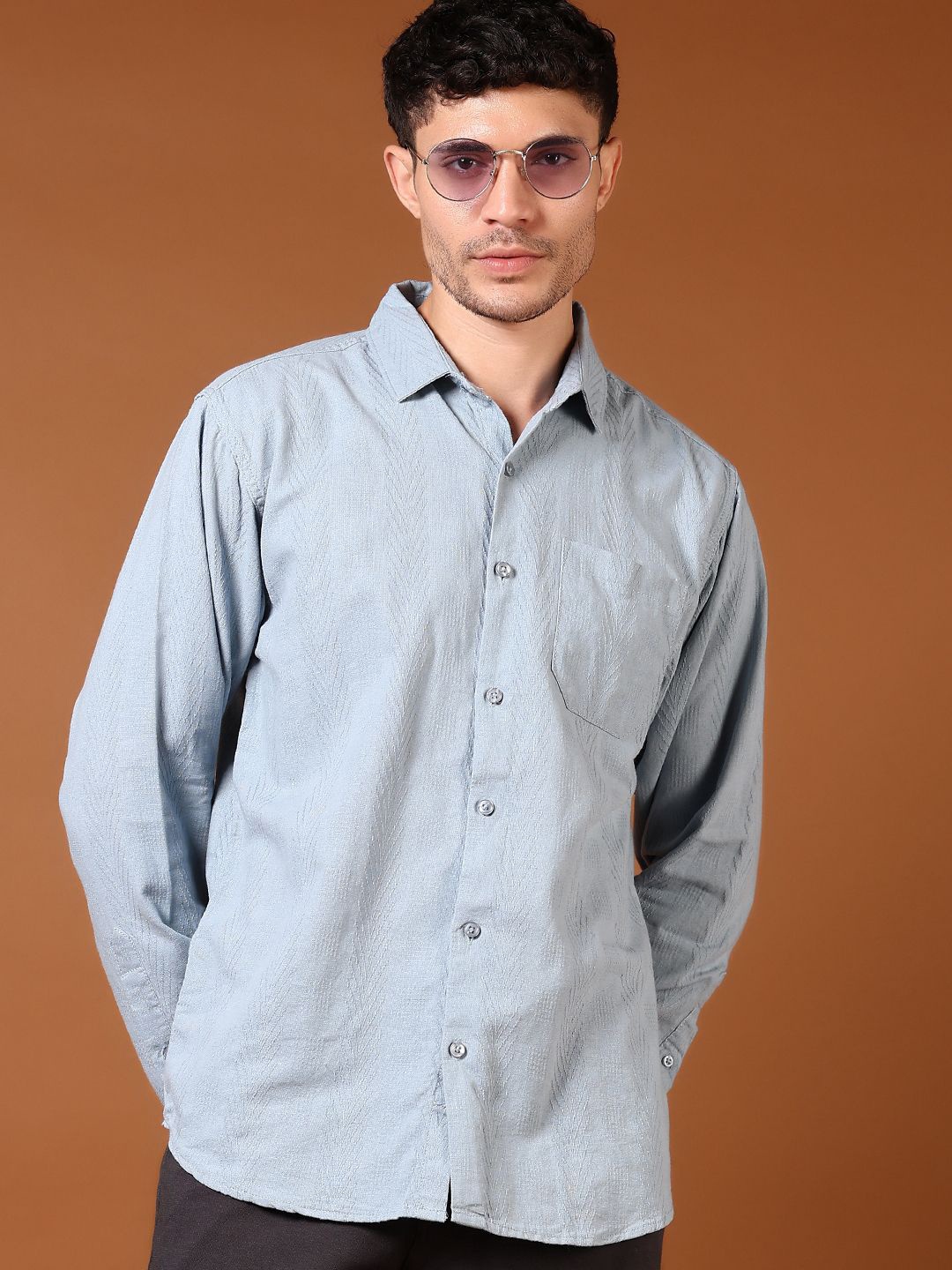 

V-Mart Men Spread Collar Textured Cotton Casual Shirt, Blue