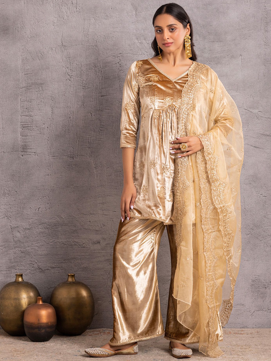 

SEW Women Floral Embroidered Regular Thread Work Velvet Kurti with Palazzos & With Dupatta, Gold