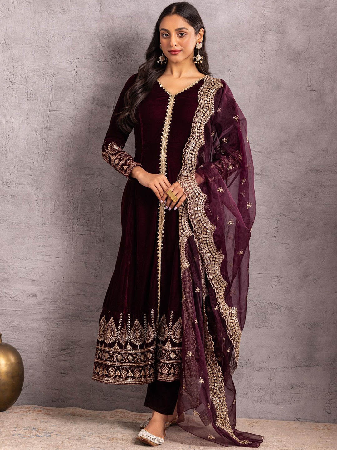 

SEW Women Floral Embroidered Regular Velvet Kurta with Trousers & With Dupatta, Maroon