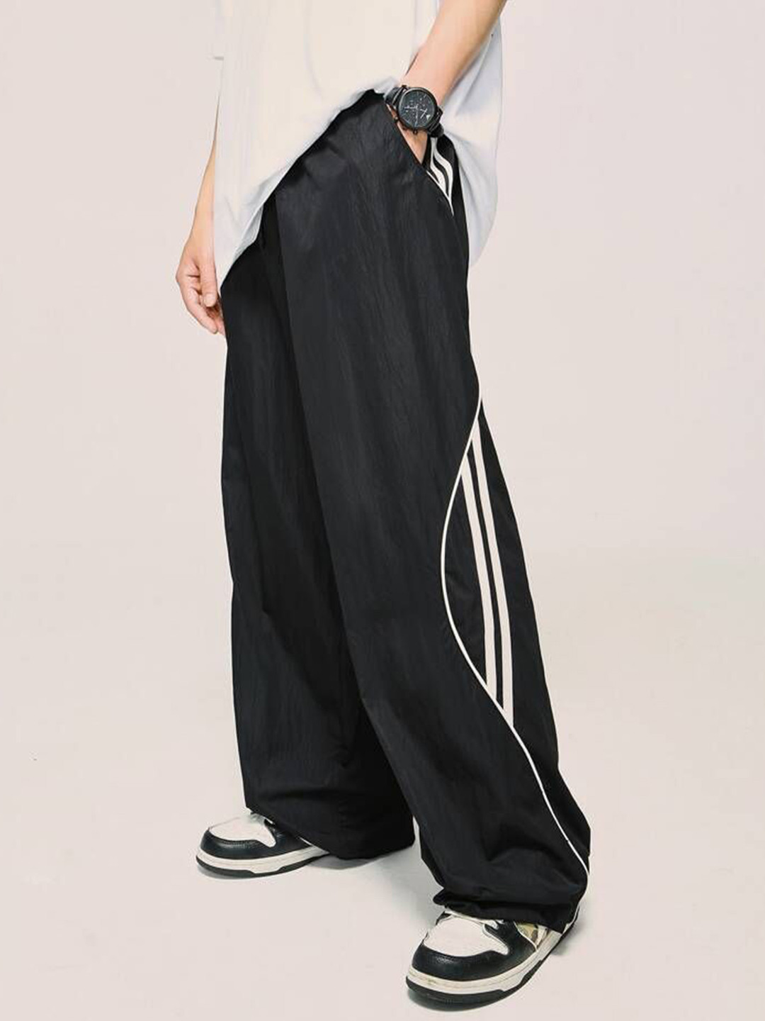 

TABADTOD Men Striped Relaxed Loose Fit Trousers, Black