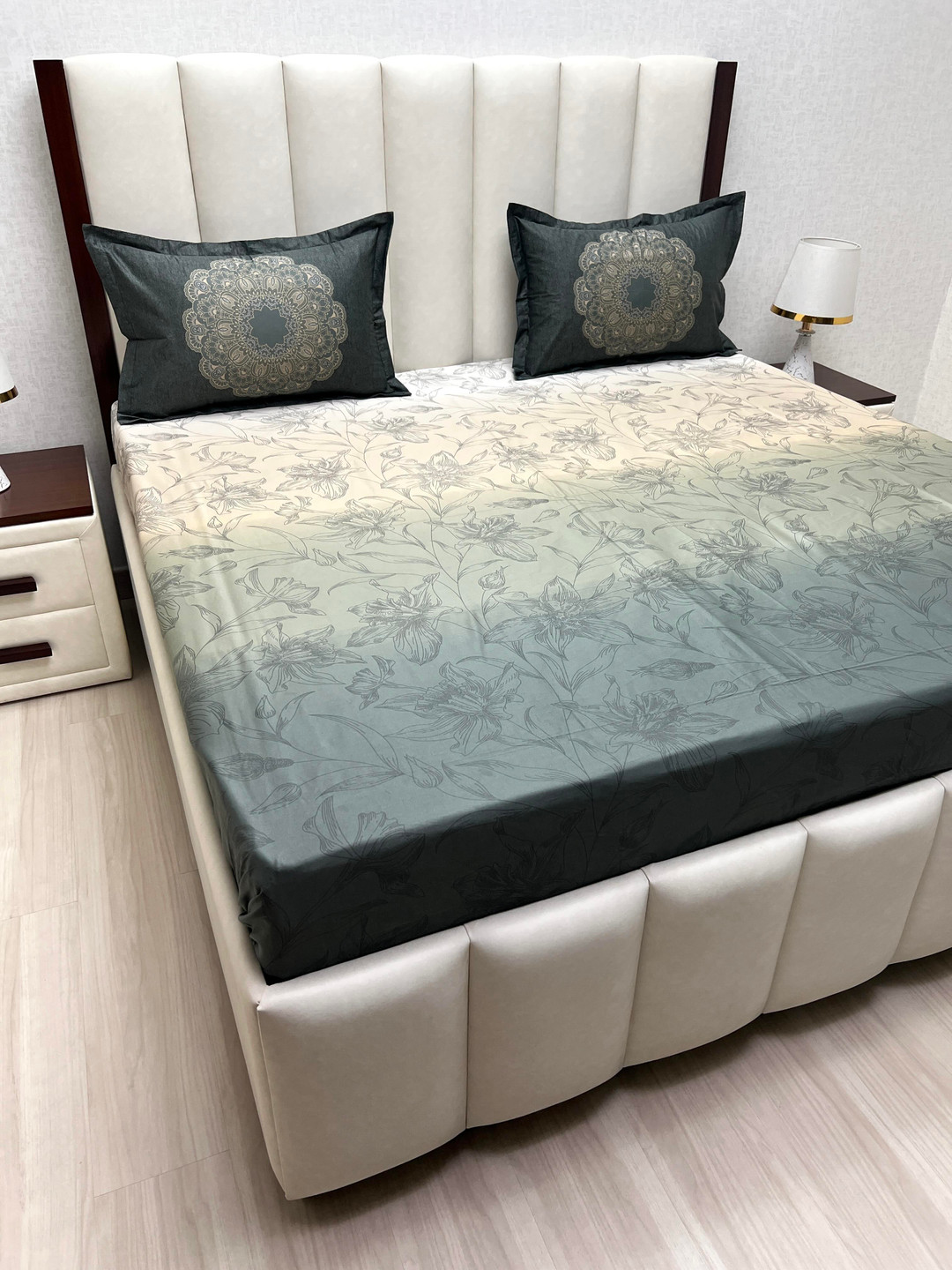 

Pure Decor Green Floral Printed Pure Cotton 600 TC King Bedsheet Set 2.74 m x 2.74 m
