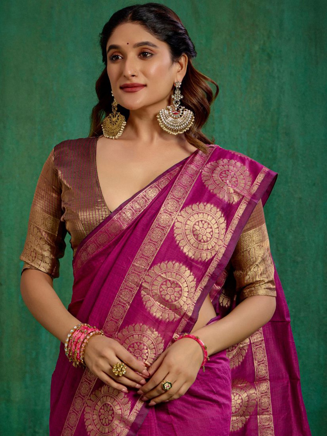 

Sangria Woven Design Saree With Blouse Piece, Pink