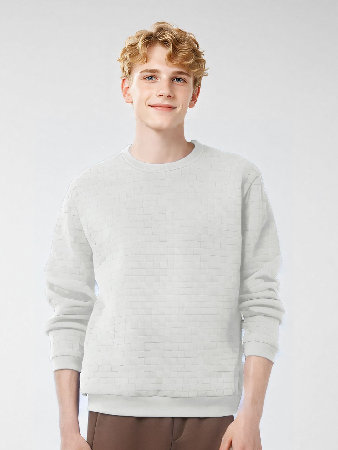 

StyleCast x Revolte Men Round Neck Sweatshirt, White
