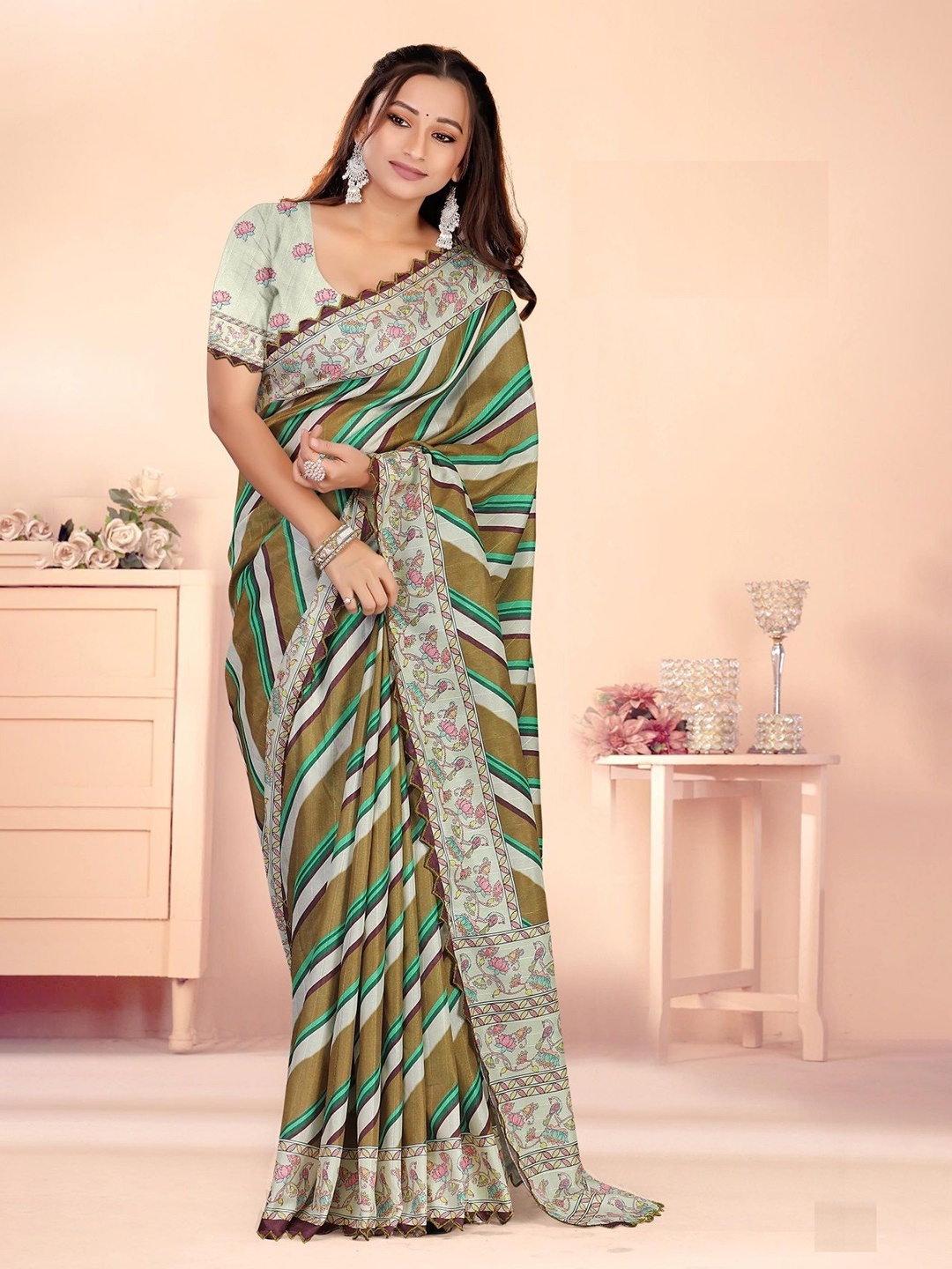 

Jaanvi Leheriya Printed Saree, Green