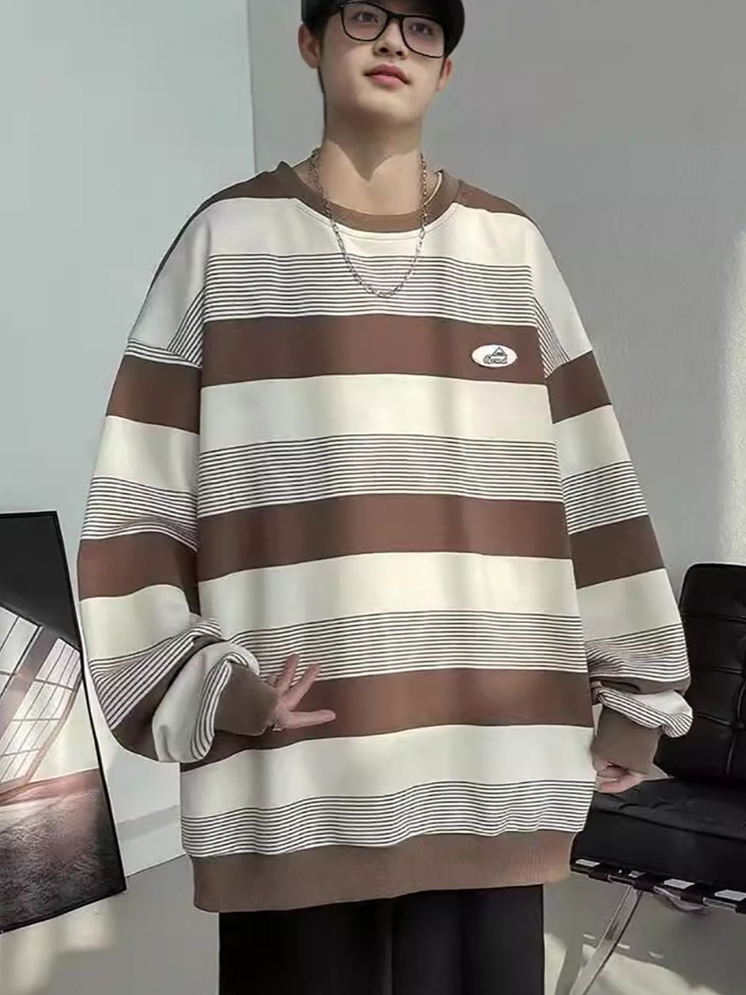 

StyleCast x Revolte Men Striped Oversized Longline Sweatshirt, Brown