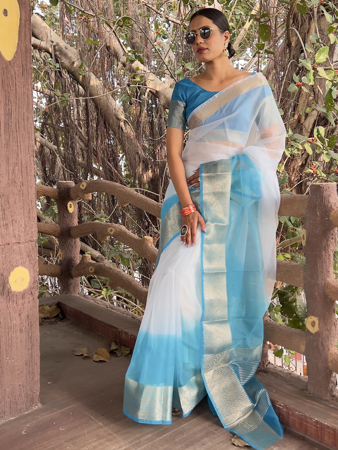 

bansari textiles Colourblocked Zari Woven Design Saree, White