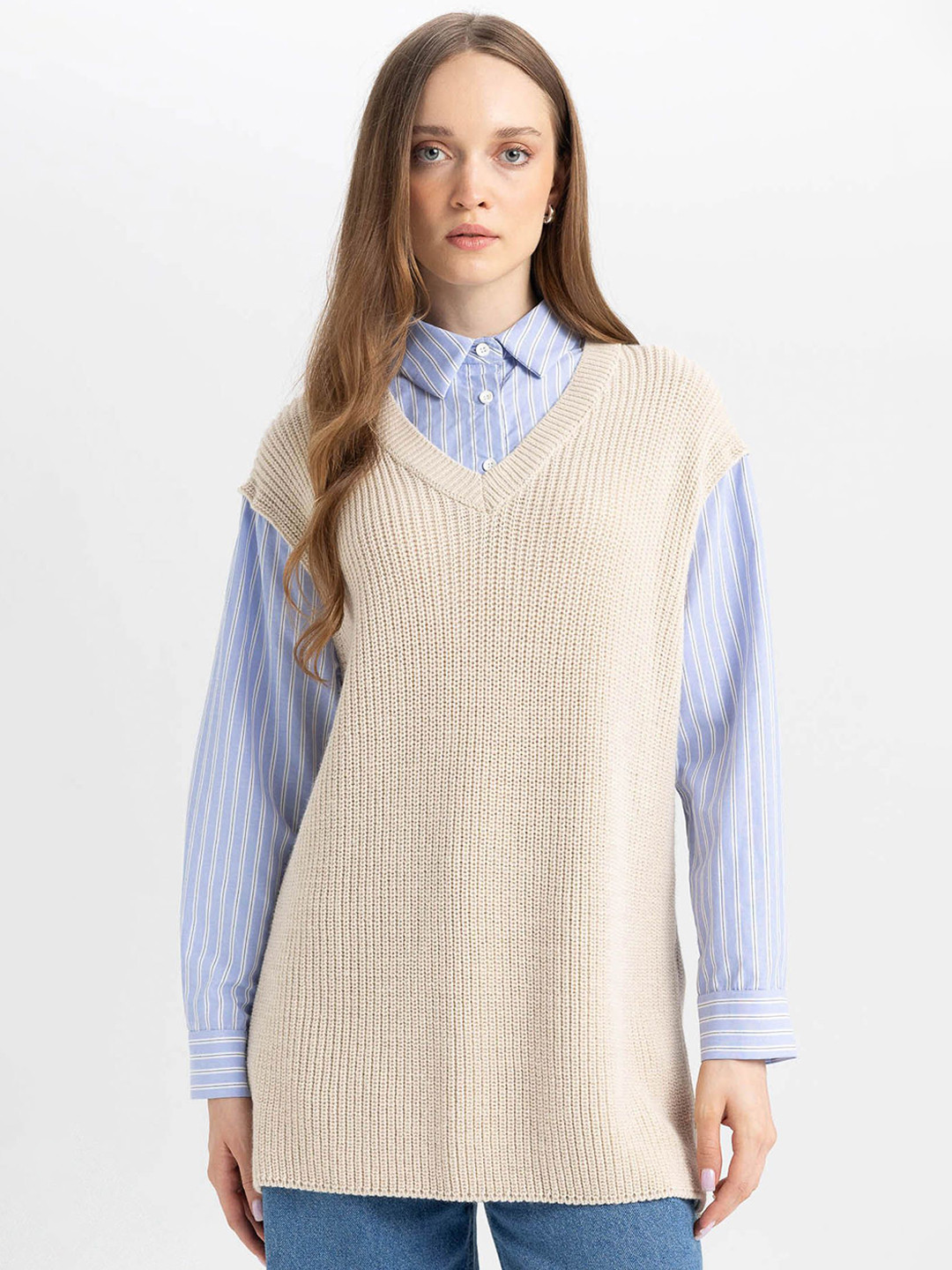 

DeFacto Women Knitted V-Neck Sweater Vest, Cream