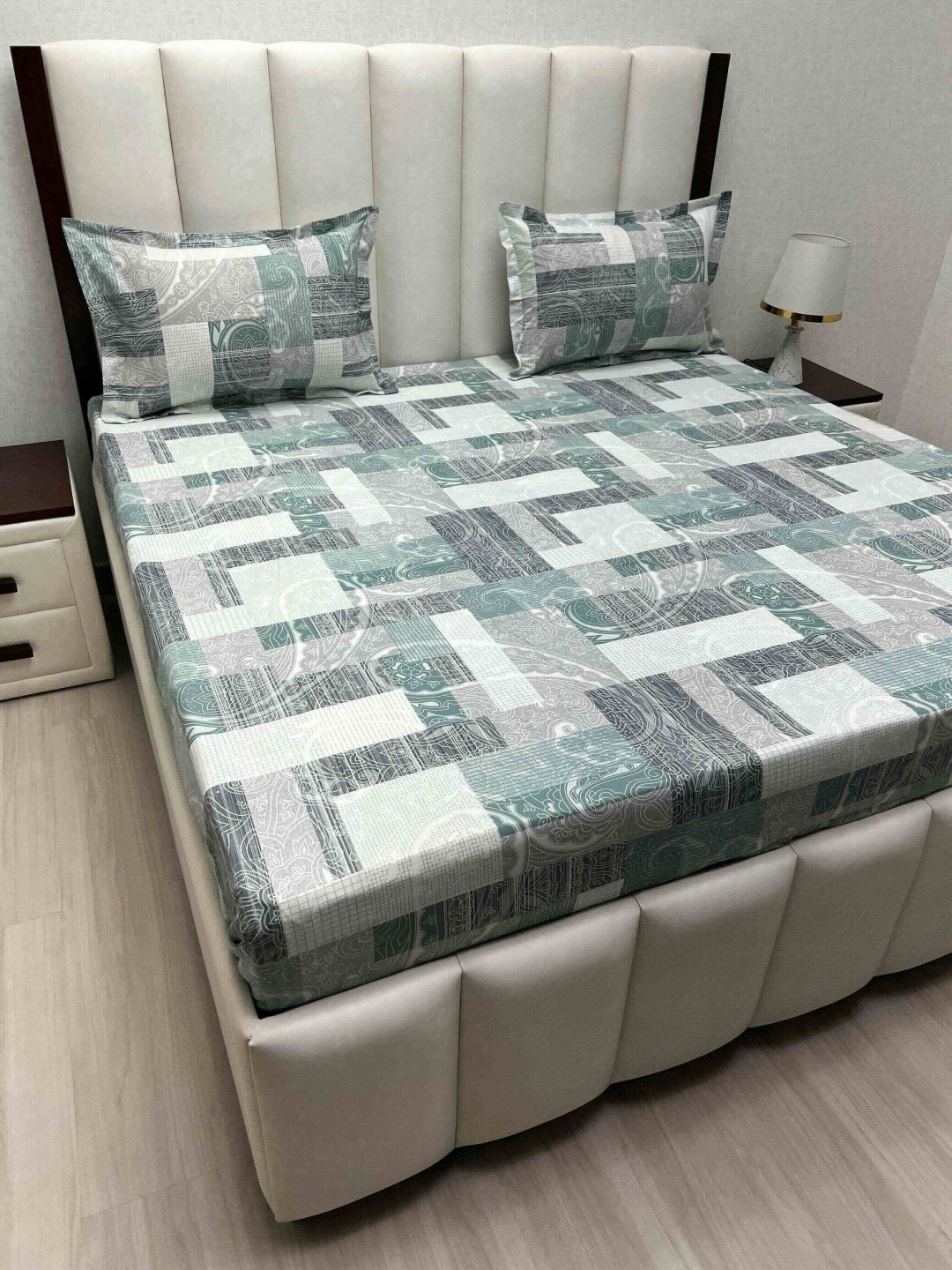 

Pure Decor Royal Velar Green Printed 400TC Pure Cotton King Bedsheet Set 2.74m x 2.74m