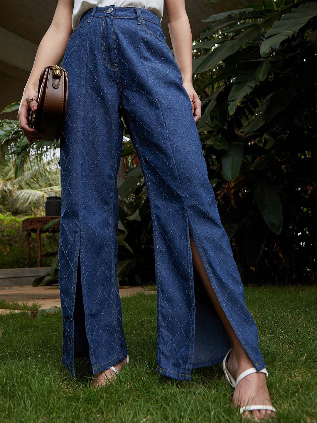 

Campus Sutra Women Comfort Relaxed Fit Front Slits Stretchable Jeans, Blue