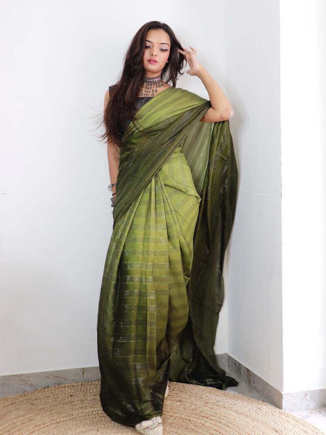 

bansari textiles Women Striped Kota Saree, Green