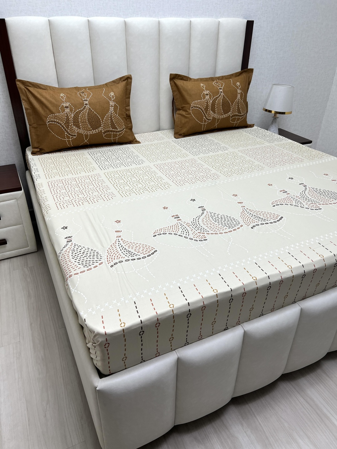 

Pure Decor Cotton King Size Double Bed Bedsheet With 2 Pillow Covers 2.74m X 2.74m, Brown