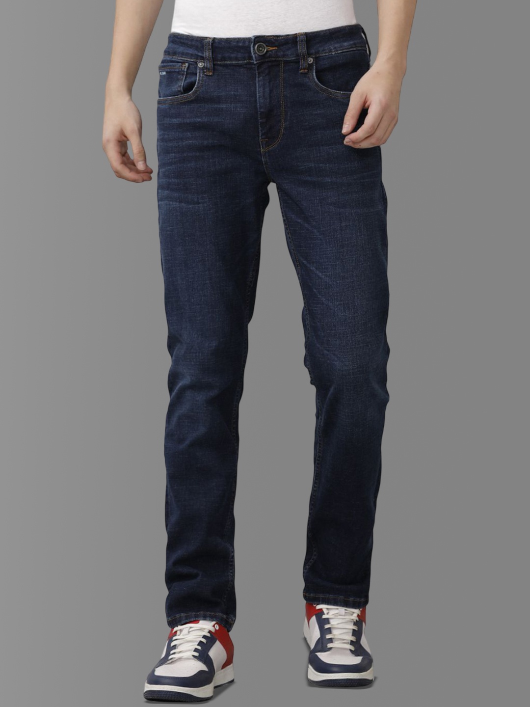 

Voi Jeans Borris Men Slim Fit Light Fade Stretchable Jeans, Navy blue