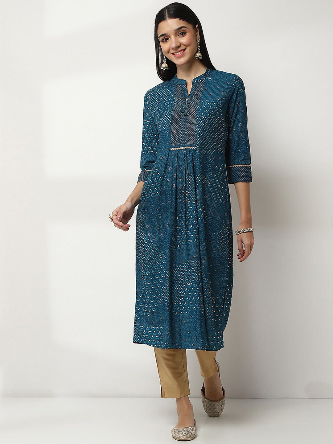 

Rangriti Floral Foil Printed Pleated Mandarin Collar Straight Kurta, Blue