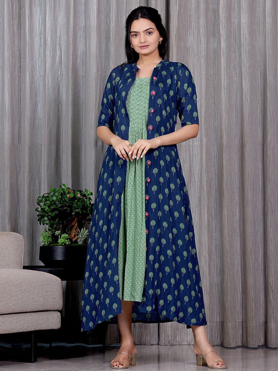 

SUKRUTI DESIGN Women A-Line Midi Dress With Shrug, Green