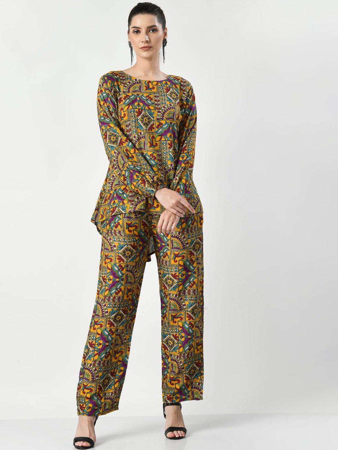 

NEYSA Ethnic Motifs Printed Round Neck Tunic And Trousers, Yellow