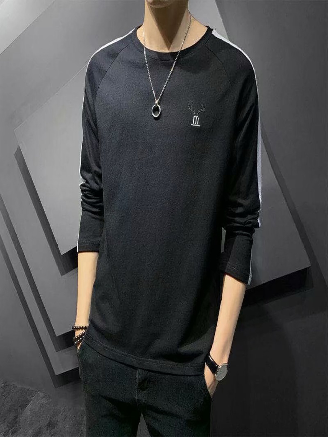 

StyleCast x Revolte Men Slim Fit T-shirt, Black