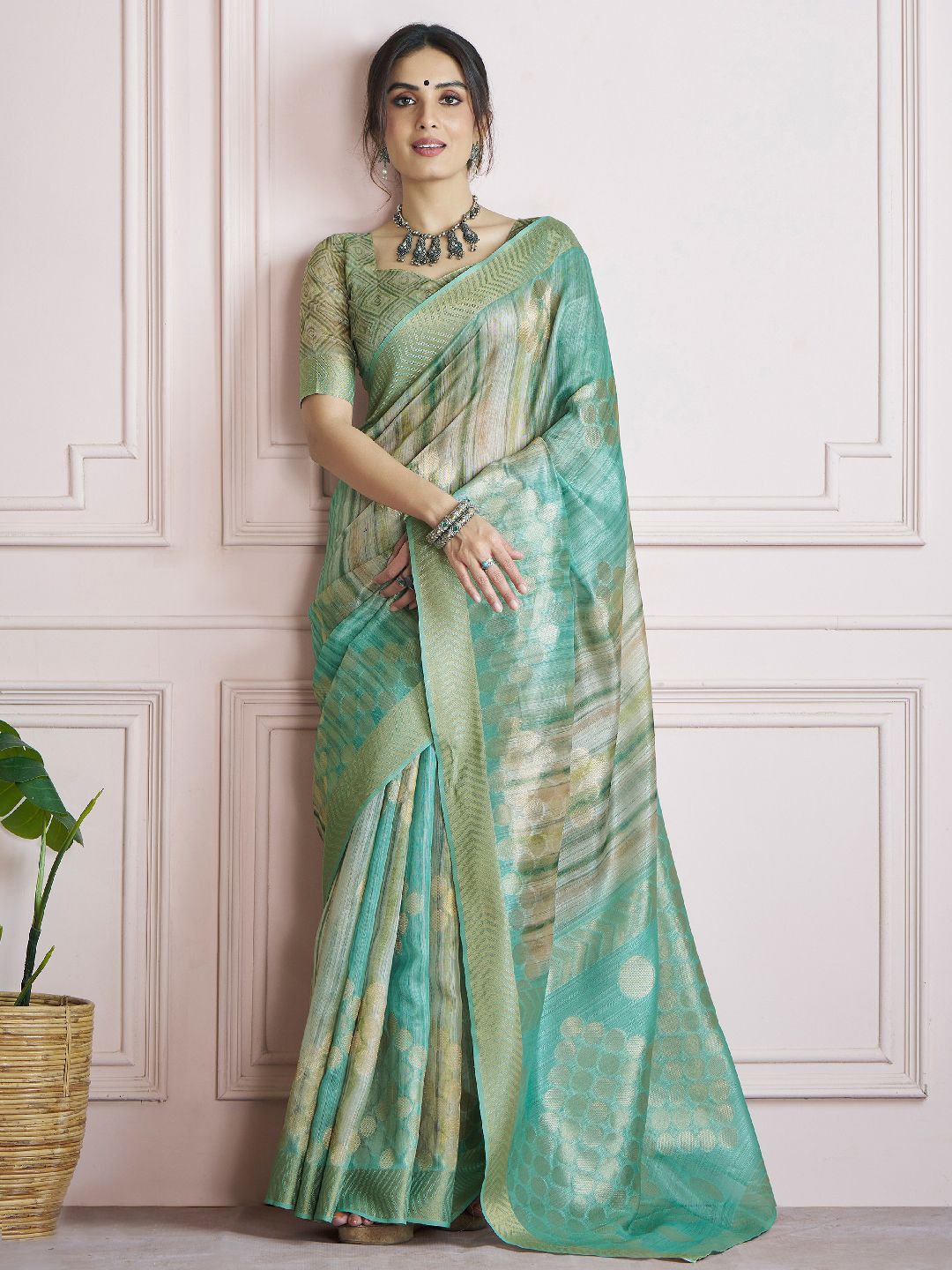 

Panzora Woven Design Zari Khadi Saree, Green