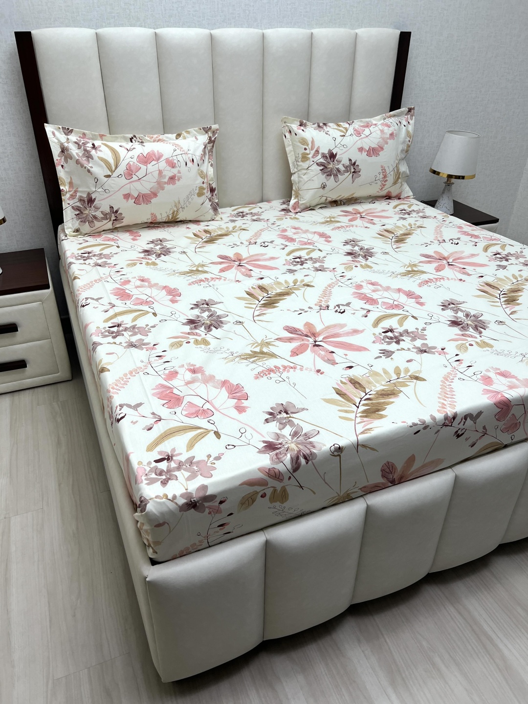 

Pure Decor Royal Velar White Printed 230 TC Pure Cotton King Bedsheet Set 2.74m x 2.74m