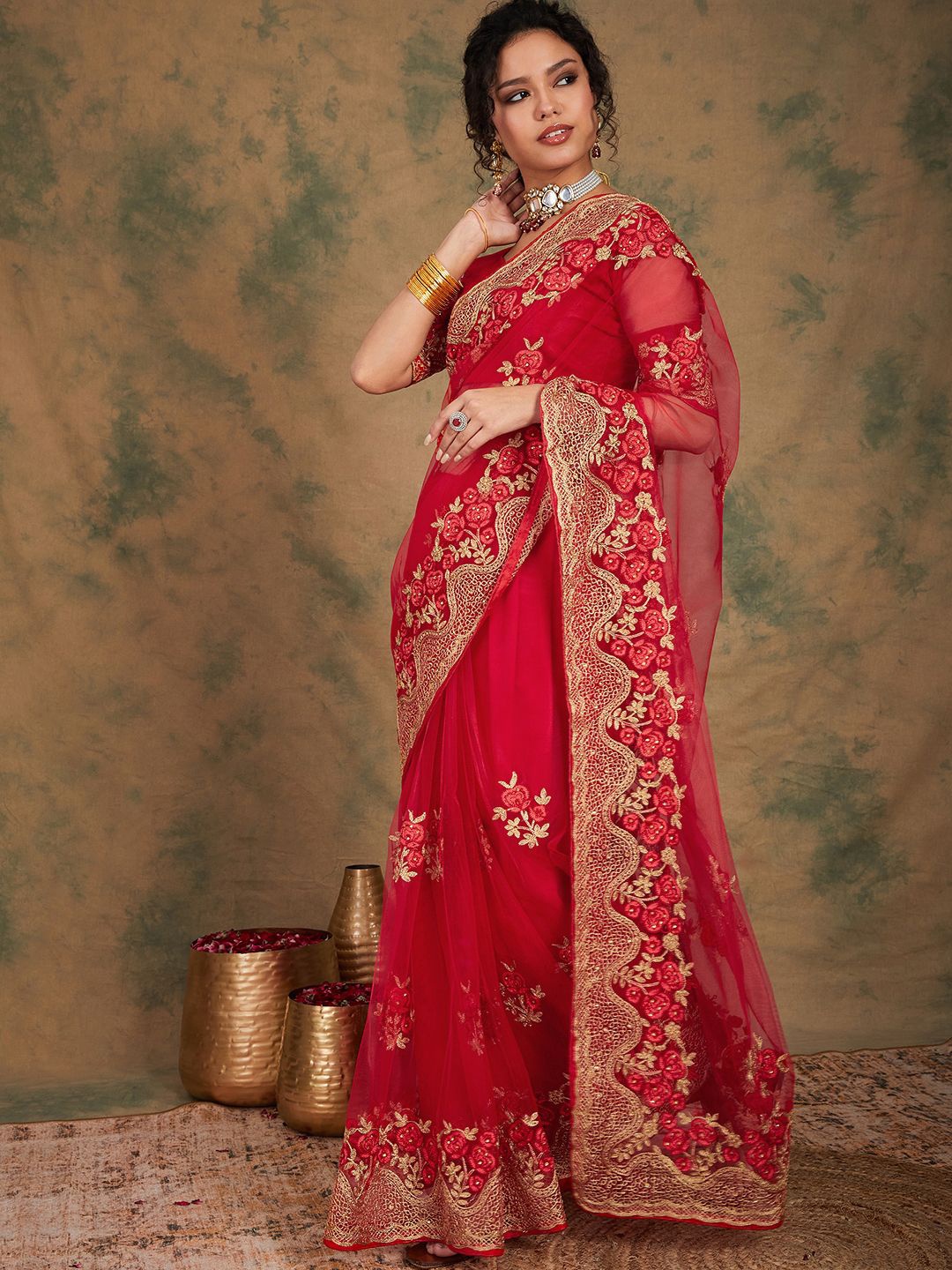 

DEVATITHI Floral Embroidered Saree, Red