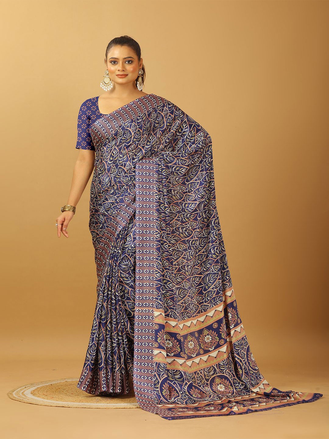 

A.V.M. SILK MILLS Pure Crepe Saree, Navy blue