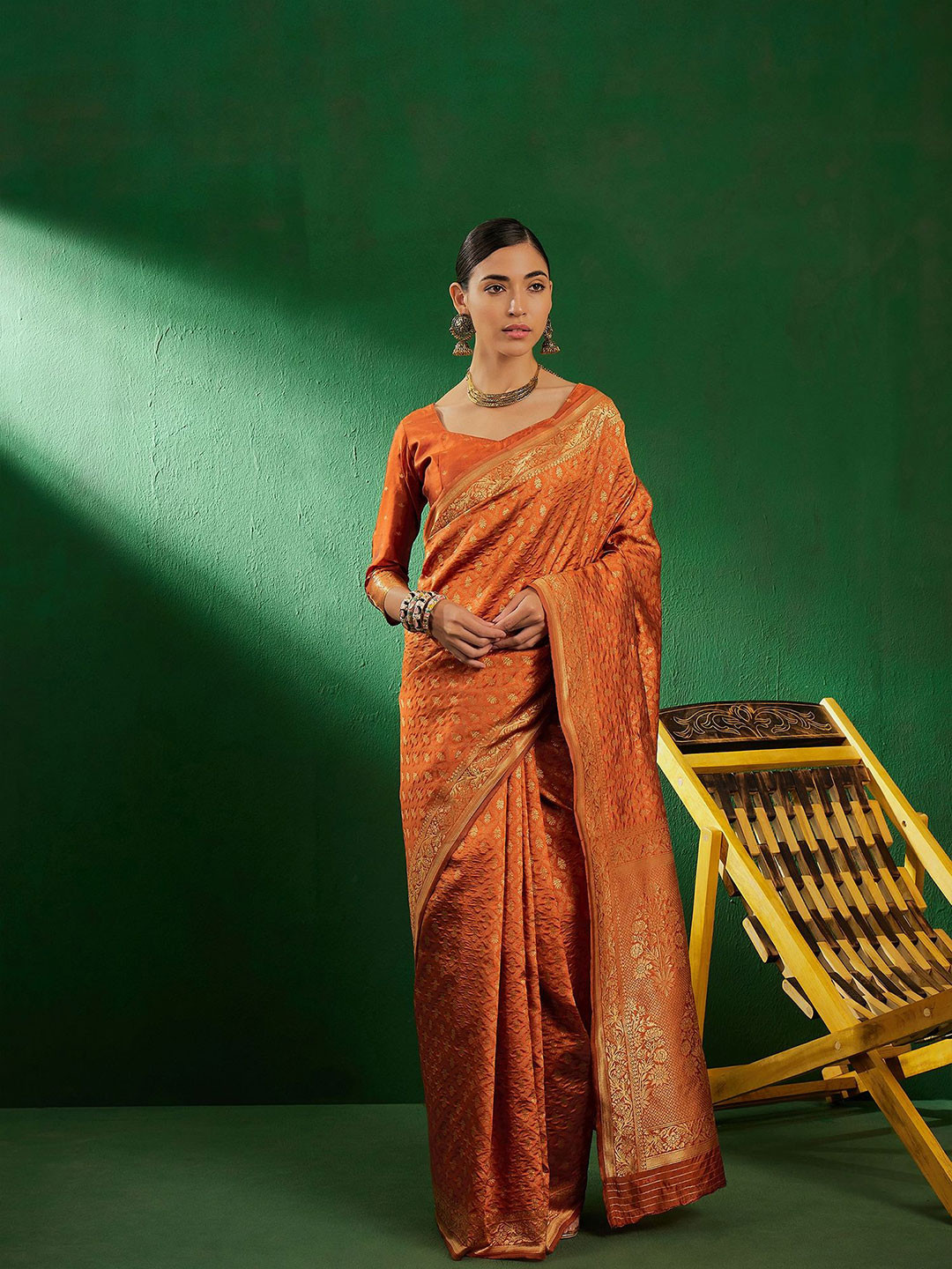 

DEVATITHI Woven Design Zari Fanta Banarasi Silk Saree, Orange