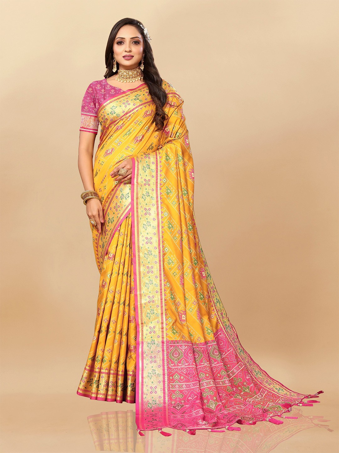 

bansari textiles Woven Design Zari Pure Cotton Patola Saree, Yellow