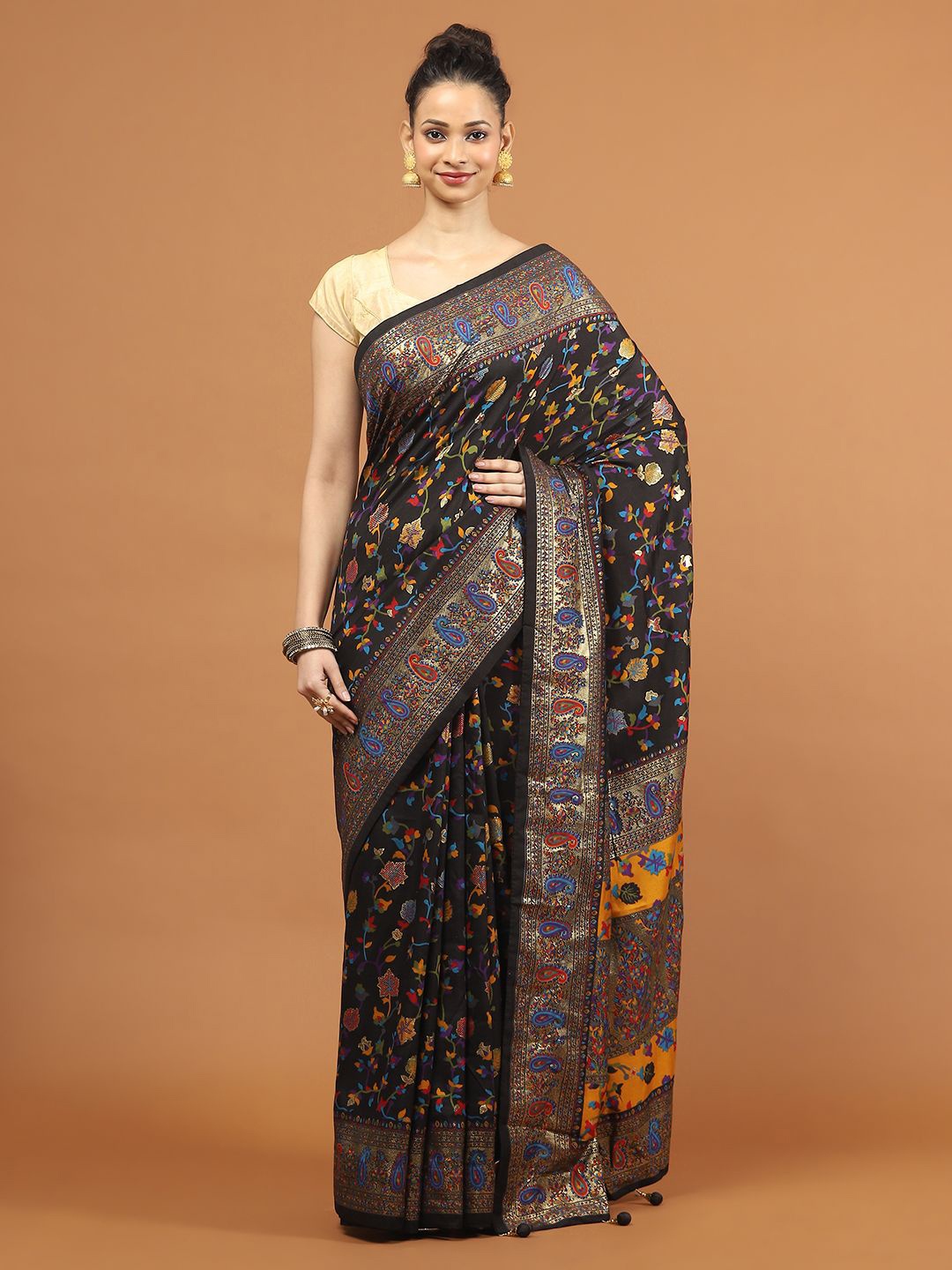 

Meena Bazaar Ethnic Motifs Printed Saree, Black