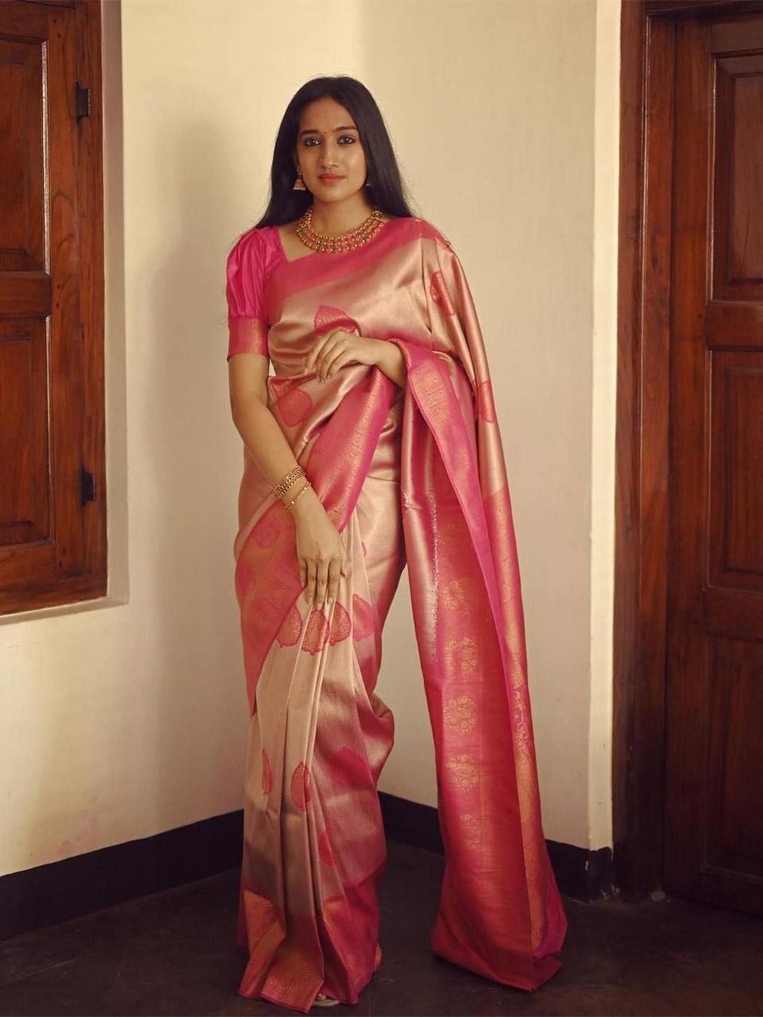 

bansari textiles Woven Design Zari Silk Blend Banarasi Saree, Pink