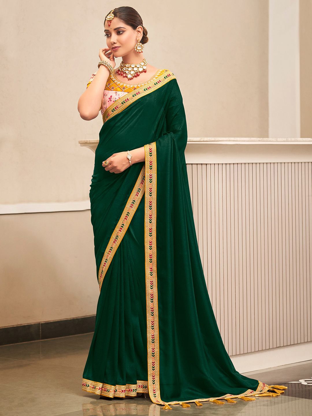 

Panzora Embroidered Border Saree With Unstitched Blouse Piece, Green