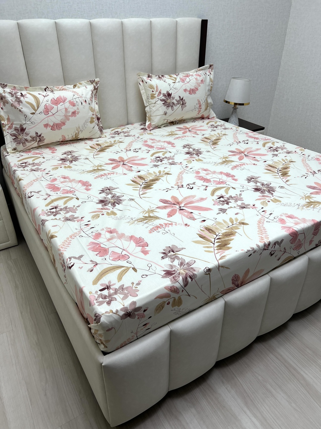 

Pure Decor Royal Velar White Printed Pure Cotton 330 TC King Bedsheet Set 2.74 m x 2.74 m