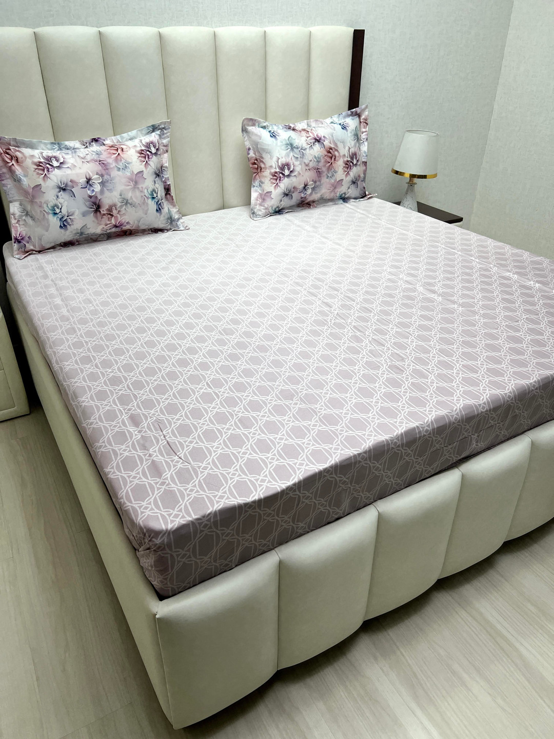 

Pure Decor Royal Majestic White Printed Cotton 330 TC King Bedsheet Set 2.74m x 2.74m, Pink