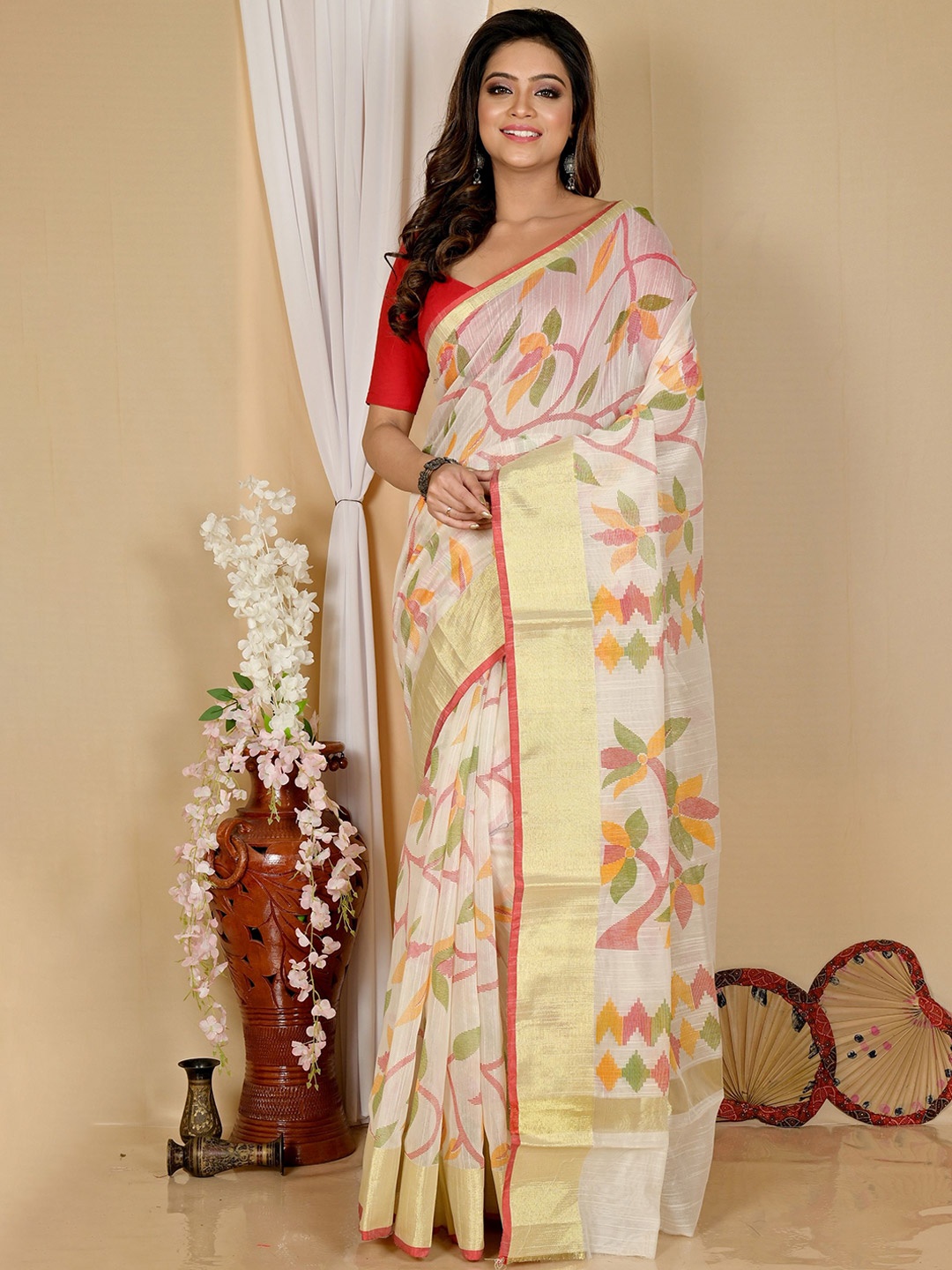 

DipDiya Woven Design Zari Taant Saree, Off white