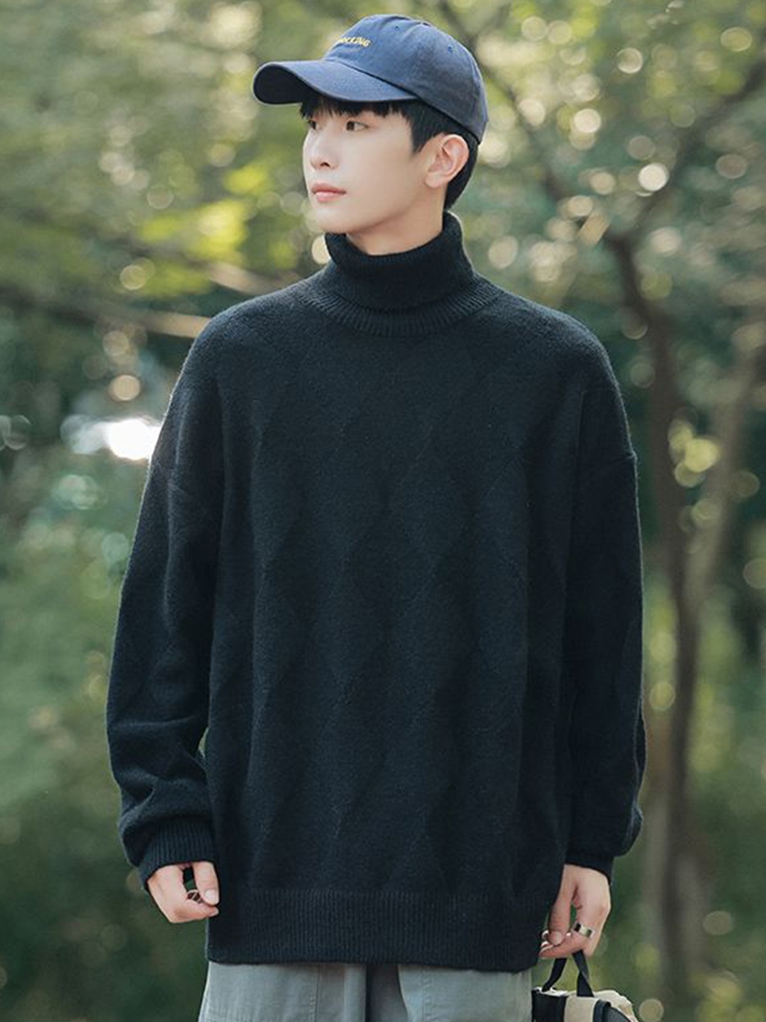 

StyleCast x Revolte Men Longline Pullover, Black