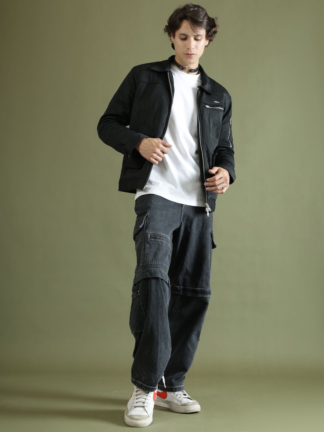 

TAG 7 Men Spread Collar Self Design Lightweight Tailored Jacket, Black