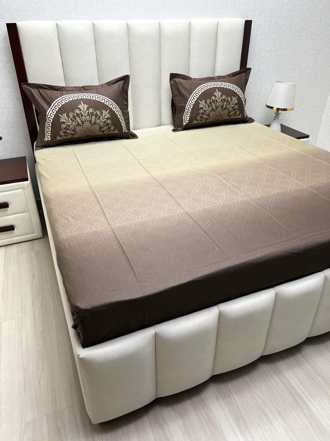 

Pure Decor Royal Majestic Brown Printed Pure Cotton 500 TC King Bedsheet Set 2.74m x 2.74m