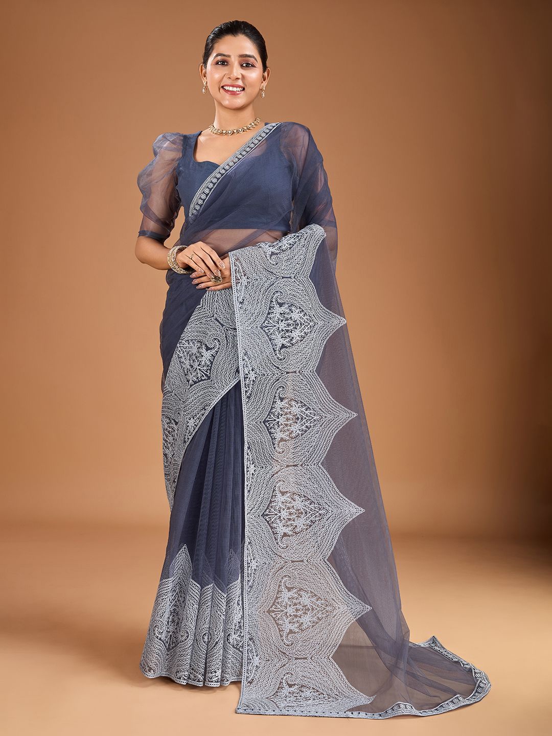 

House of Pataudi Thread Embroidered Saree With Blouse Piece, Grey