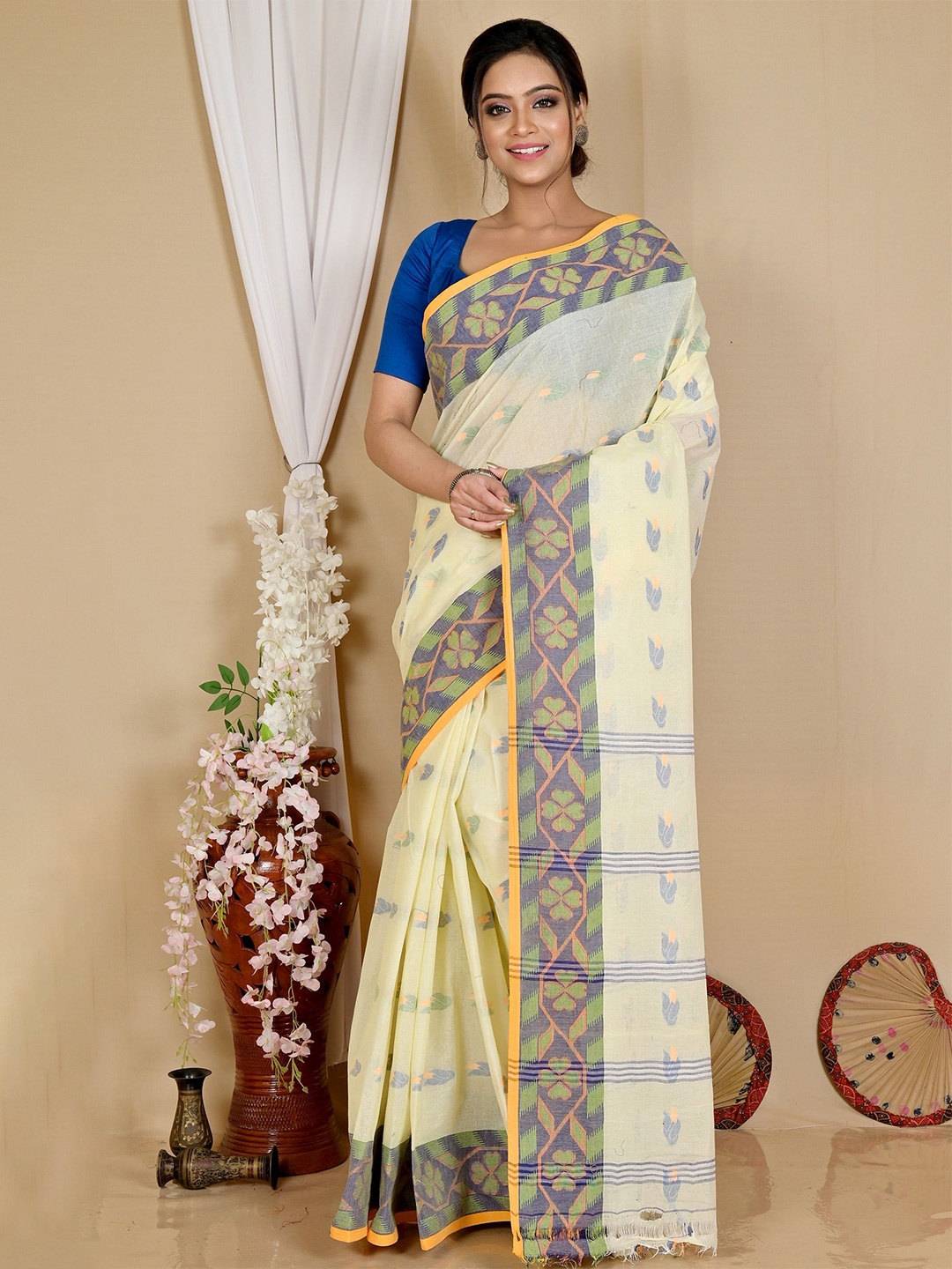 

DipDiya Woven Design Pure Cotton Taant Saree, White