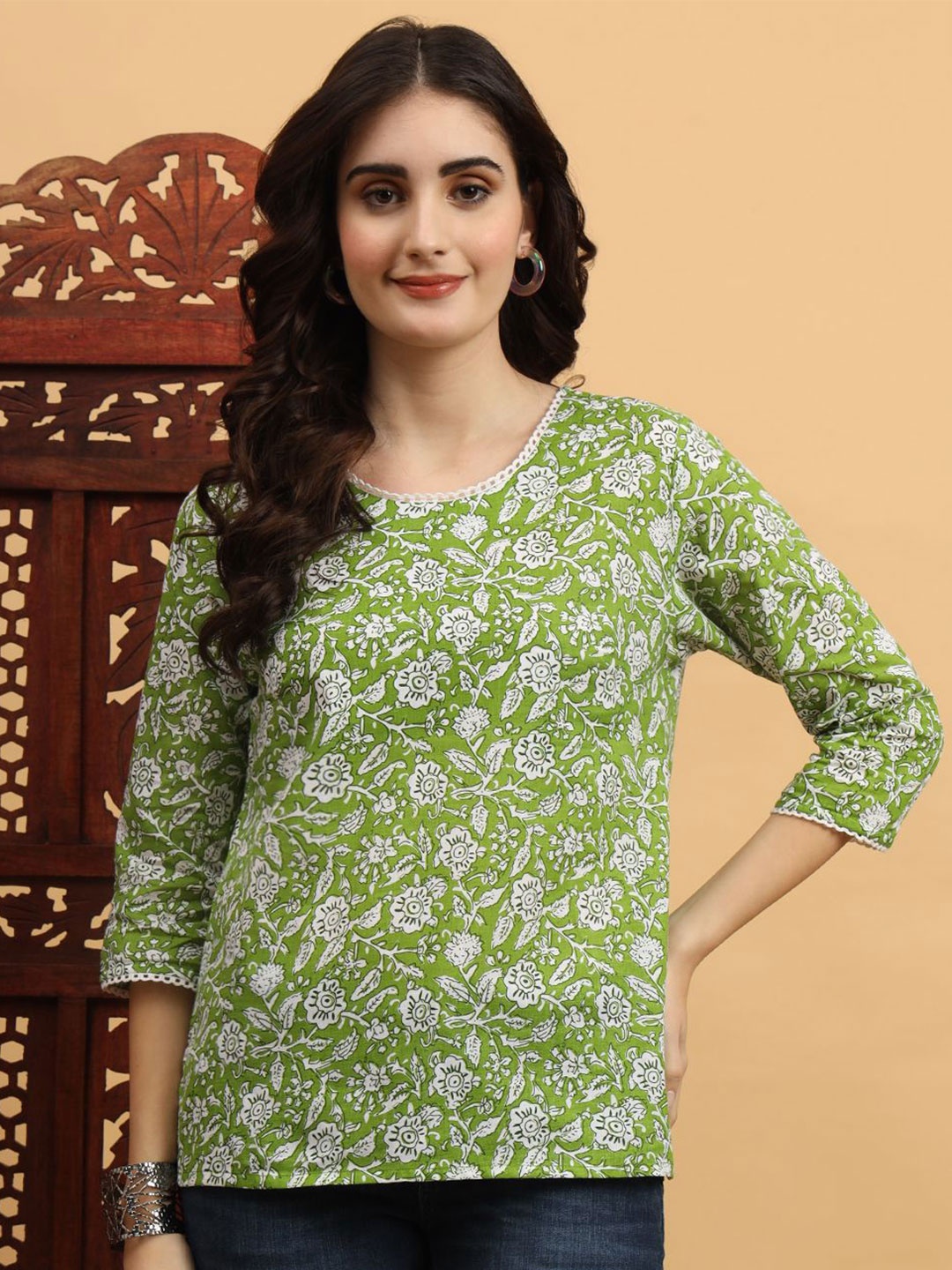 

Anouk Rustic Floral Printed Gotta Patti Pure Cotton Gotta Patti Kurti, Green