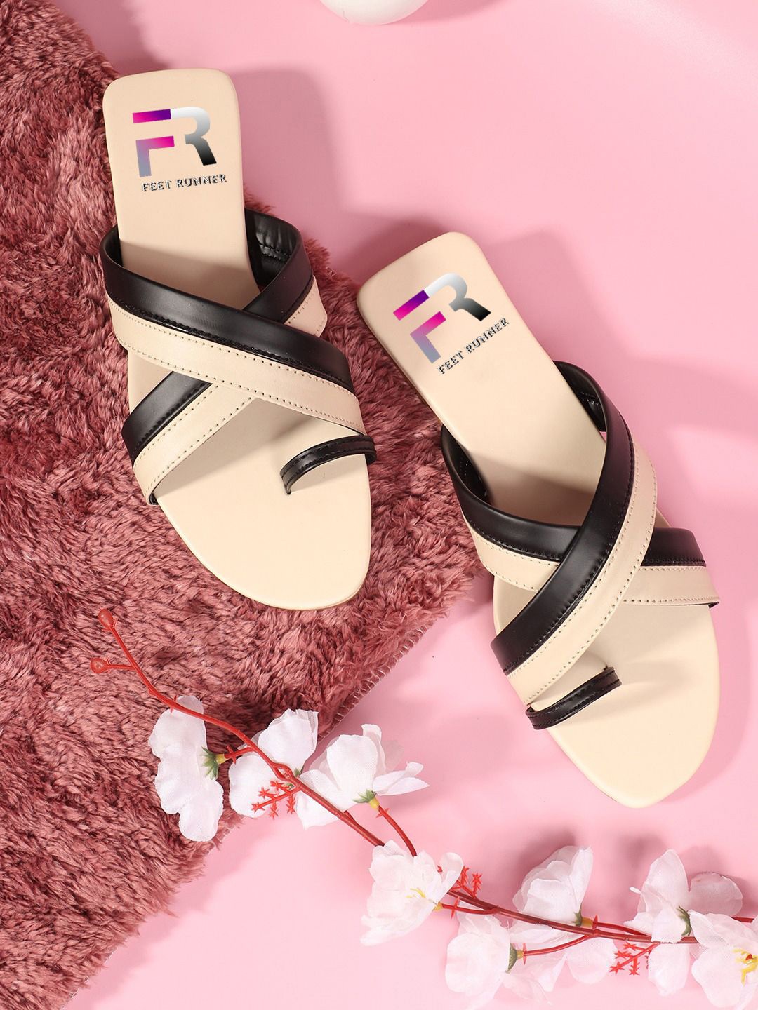 

FEET RUNNER Women One Toe Flats, Cream