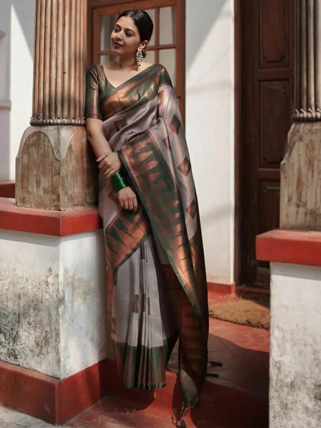 

bansari textiles Woven Design Zari Banarasi Saree, Brown