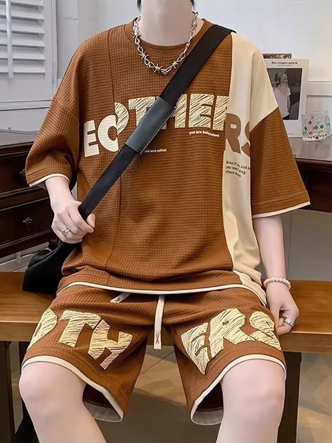 

StyleCast x Revolte Printed Round Neck T-Shirt And Shorts, Coffee brown